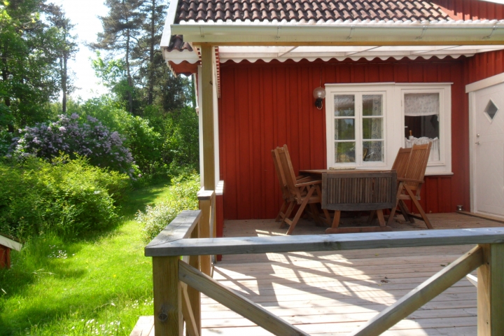 Die überdachte und offene Terrasse bietet viele Möglichkeiten
