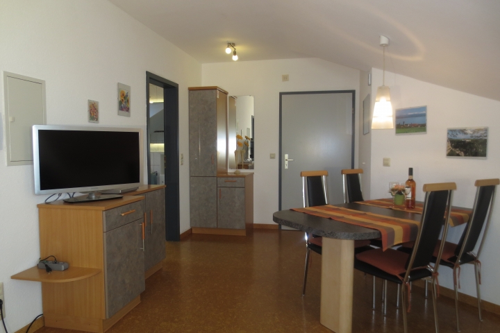 Ferienwohnung Bodensee Waibel | Wohnung (2 Typ B) Wohn-Essbereich mit Blick Richtung Eingang