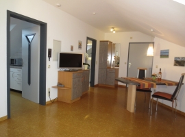 Wohnung (2 Typ B) Essbereich Eingang zur Küche