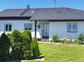 Ostseite mit Eingang zur Ferienwohnung