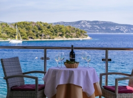 DZ mit super Meerblick aufs Meer und auf die Insel Knezak von einem Zimmer der Pension Villa Baroni