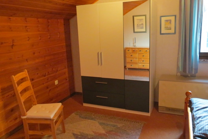Schrank im zweiten Schlafzimmer