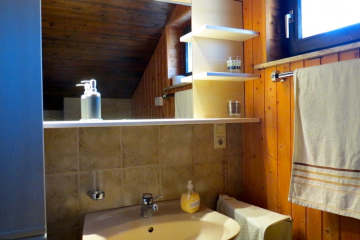 Zweites Badezimmer