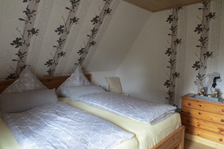 1. Stock Schlafzimmer