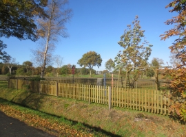 Spielplatz- mit Zaun