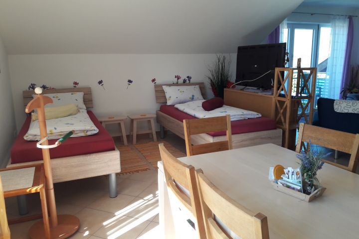 Die Betten 90x200 können auch zu einen Doppelbett gestellt werden.