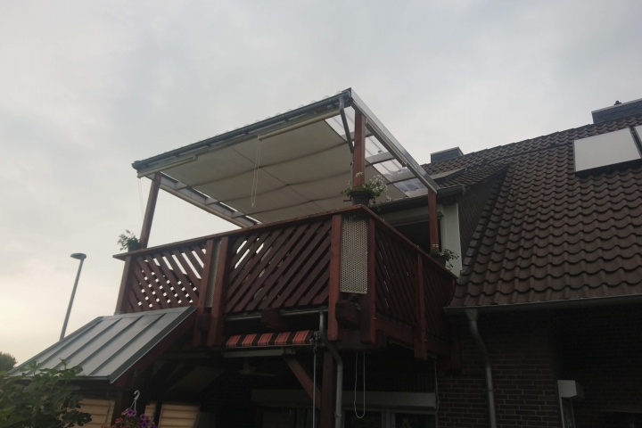 Überdachter Balkon