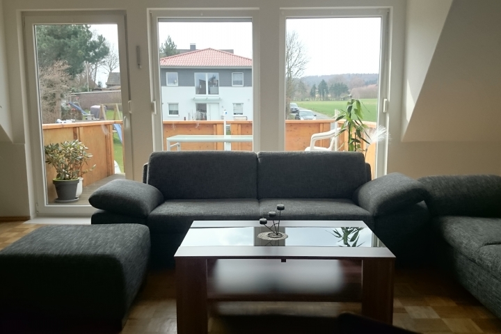 2 dreier Sofa und Hocker