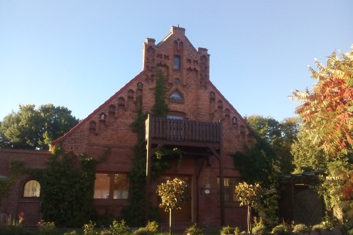 Willkommen im Ferienhaus Rengert, der alte Backsteingiebel von 1868.