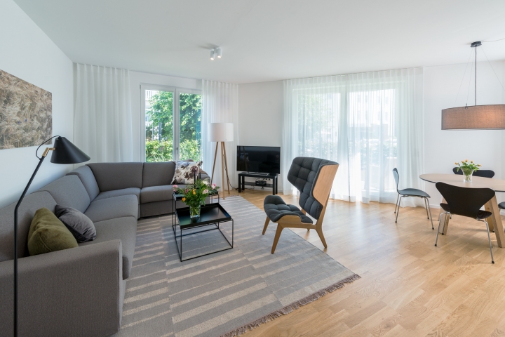 Wohnzimmer und Essbereich der Ferienwohnung 13
wohnbereich-strandhaus-seeblick-binz-wohnung-13 Ferienwohnung 13