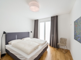 Schlafzimmer 1