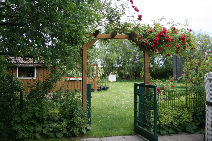 Ferienwohnung Amy - von der Terrasse in den großen Garten