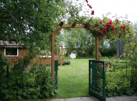 Ferienwohnung Amy - von der Terrasse in den großen Garten