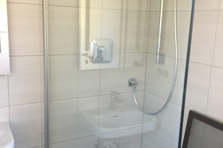 Badezimmer/ große Dusche