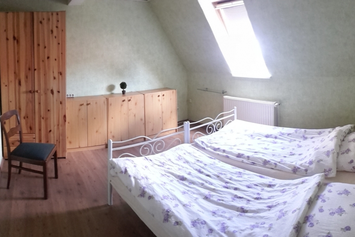 Schlafzimmer 1
