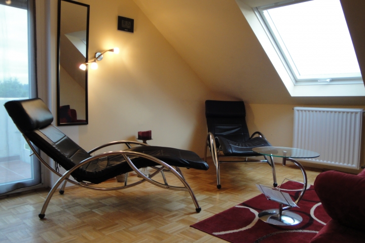 Relaxstühle im Saunabereich