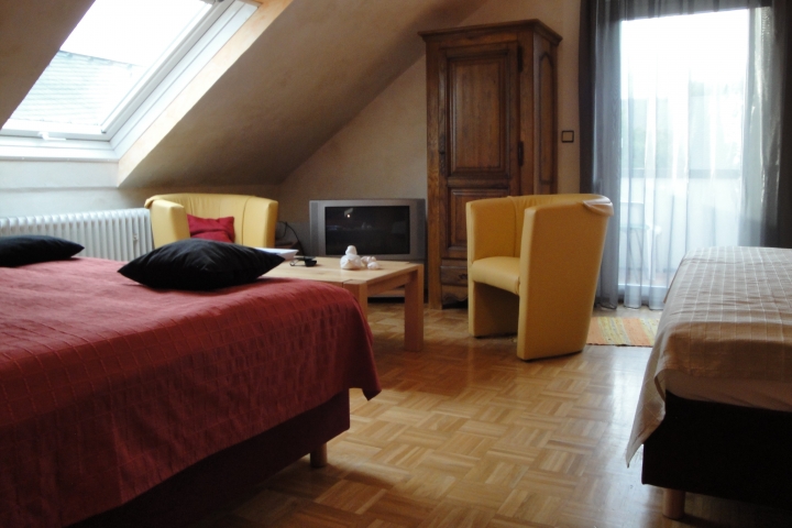 3 Bett Zimmer auf die Etage mit neue Boxspring Betten