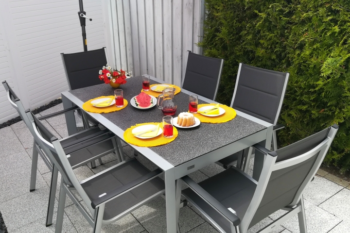 Terrasse für das Obergeschoss
