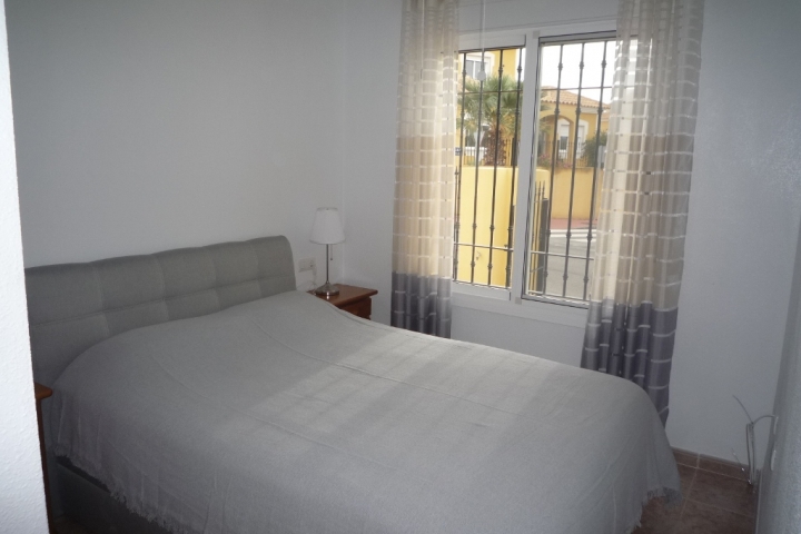 2. Schlafzimmer mit Boxspringbett