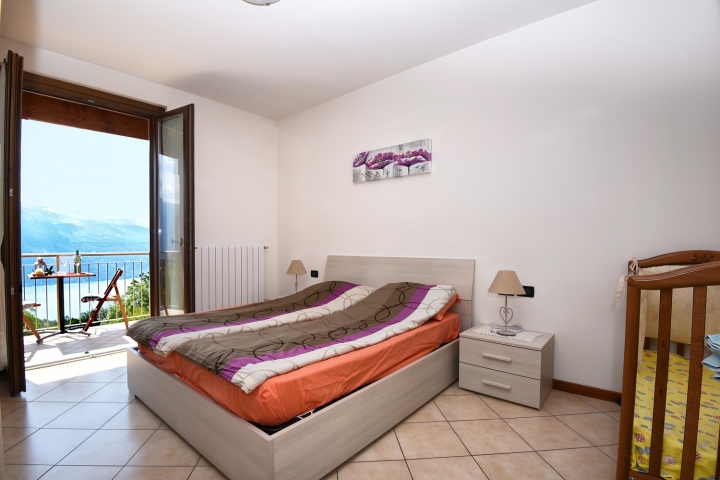 Schlafzimmer 1
