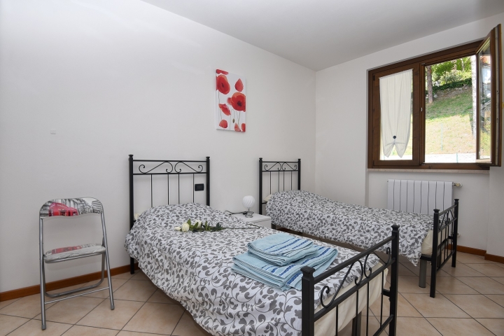 Schlafzimmer 2