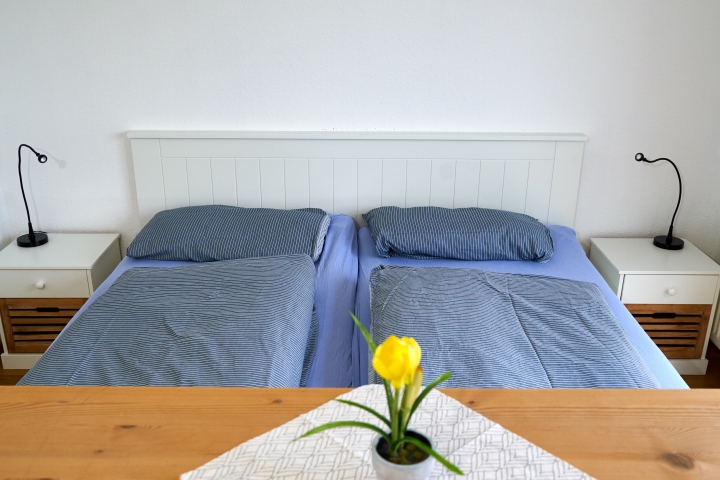 Schlafzimmer mit Doppelbett (180x200)