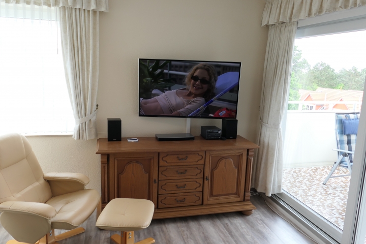 Fernseher & DVD Player & Radio