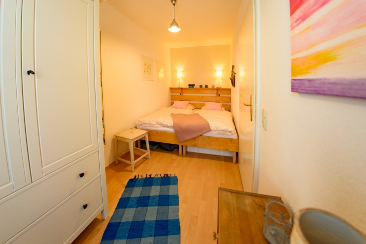 Schlafzimmer (Doppelbett 180 x 200 cm)