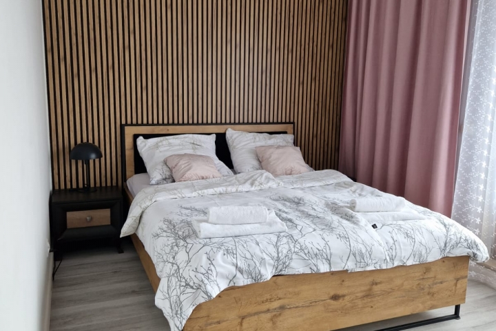 Schlafzimmer 1