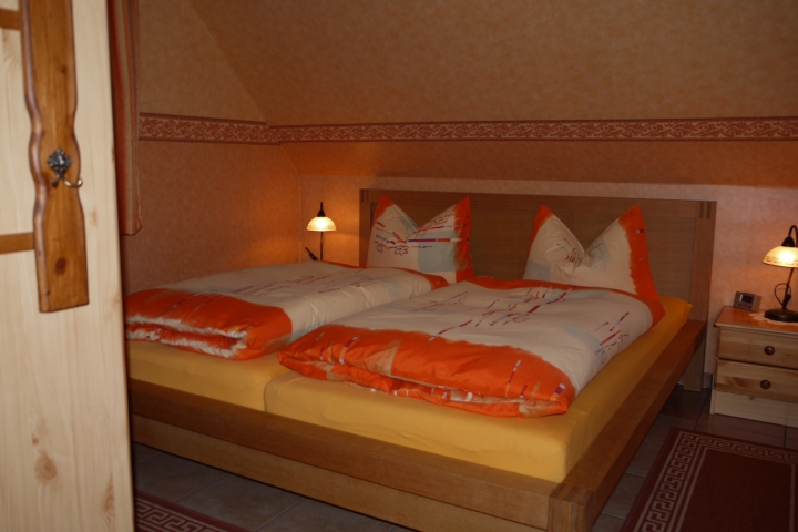 Schlafzimmer 3 OG.
