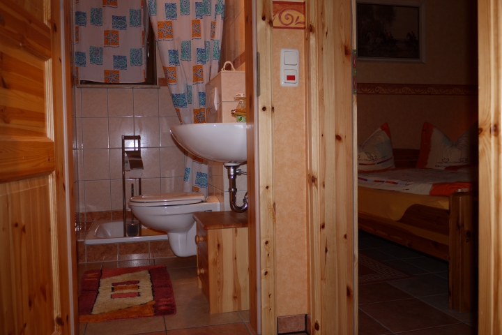 Bad 2 Dusche EG.