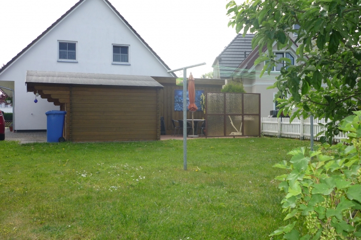 Garten mit Gartenhäuschen, Grillterrasse und Wäscheplatz