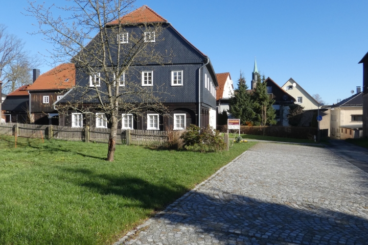 Am Objekt sind ausreichend Parkplätze vorhanden.