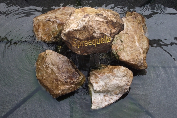 Spreequelle vor dem Volksbad in Neugersdorf