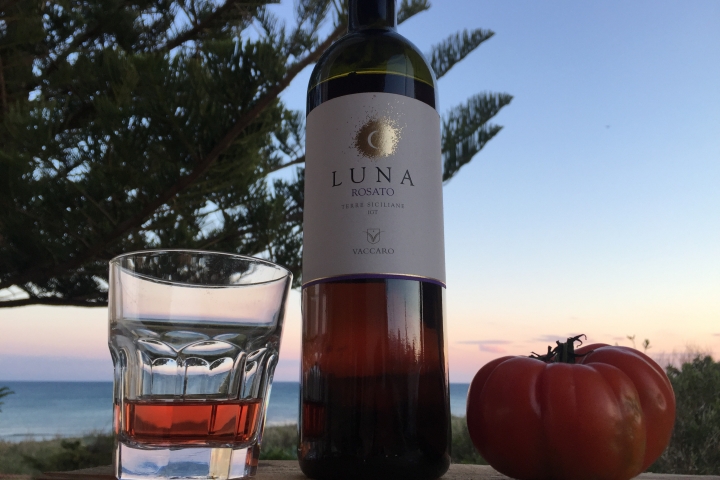 Am Abend auf der Terrasse genießen, ohne Worte