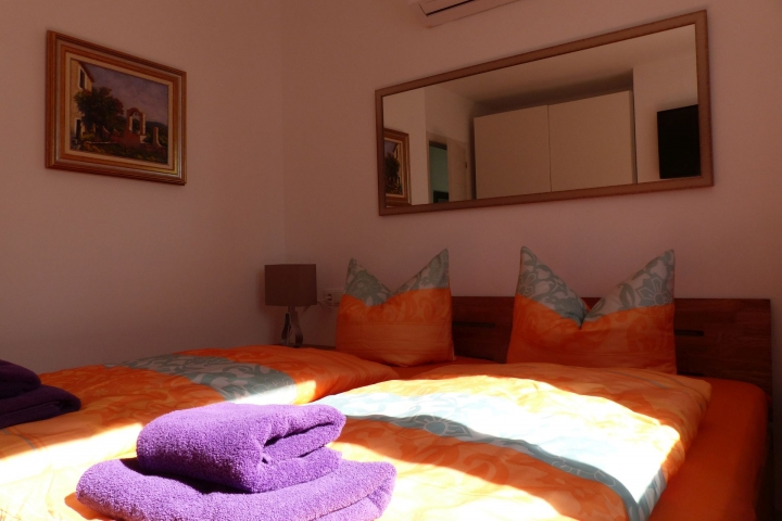 Schlafzimmer OG