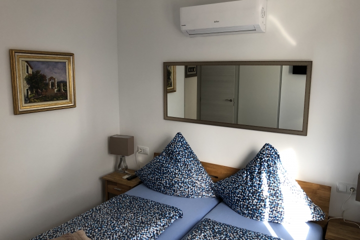 Schlafzimmer 2 im EG