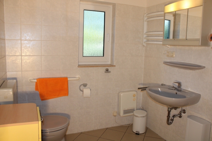 FeWo orange - Bad Waschbecken