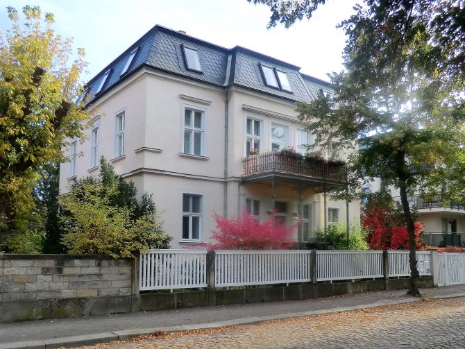 Löbauer Str. 12 im Herbst