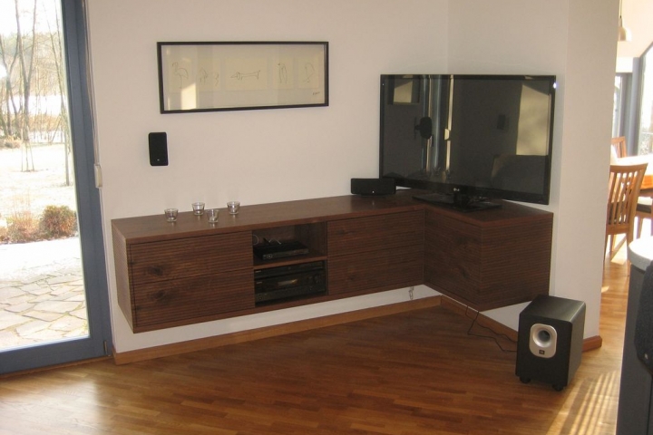 TV und Radio im Wohnzimmer