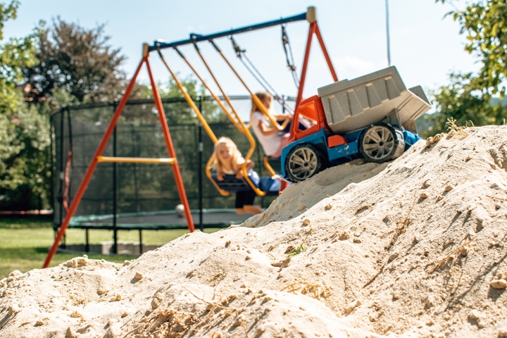 Kinderspielplatz im eigenenen Garten