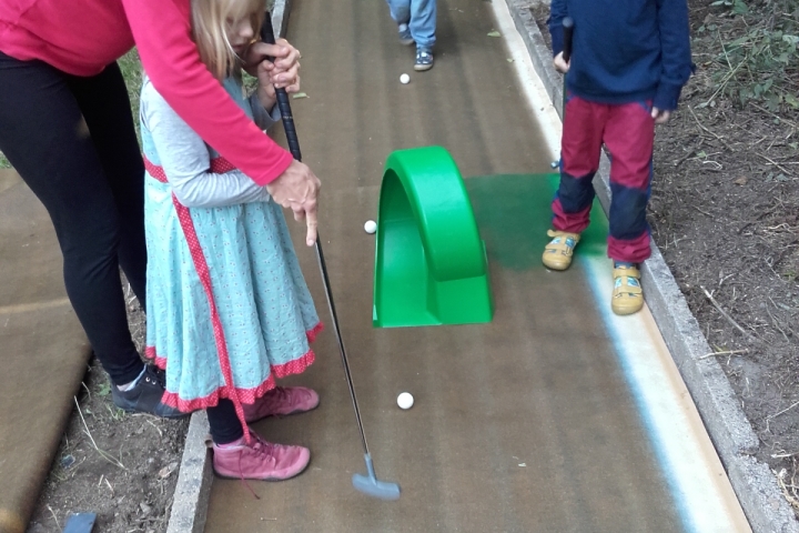 Minigolfanlage für Außen-und Innenbereich