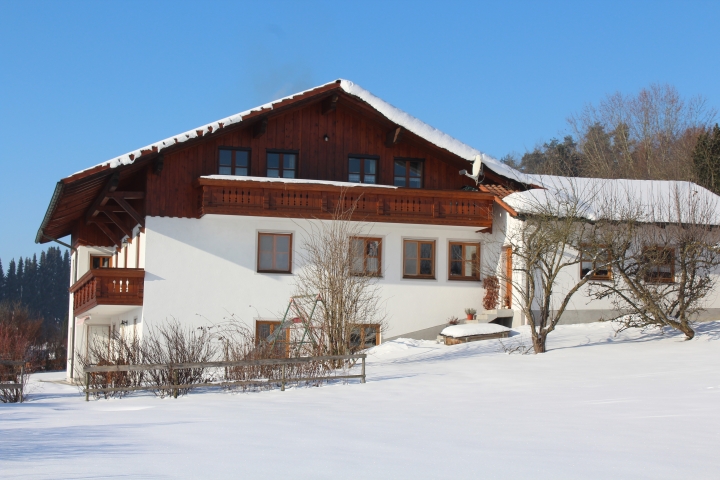 Winter im Erholungsort Prackenbach
Rückseite vom 