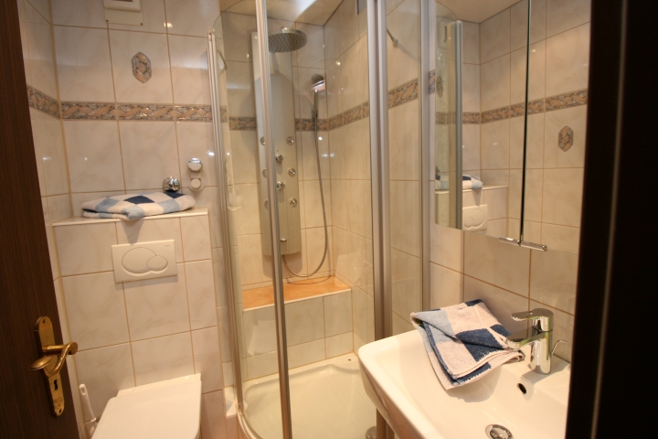 Bad mit Dusche