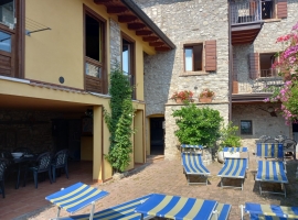 großer Patio zum Verweilen 