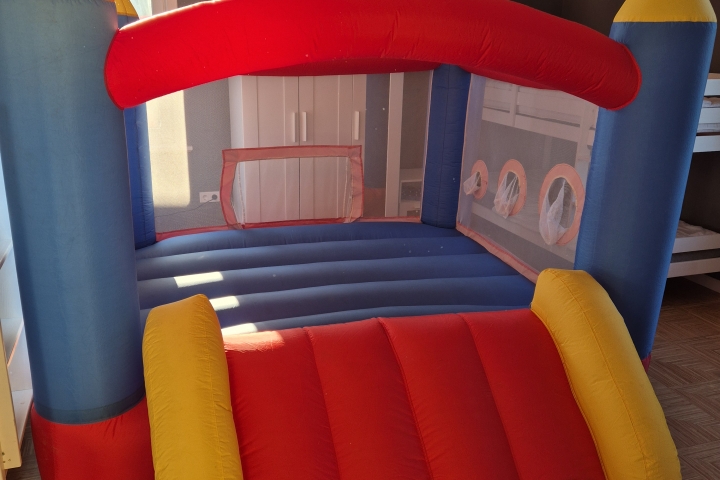 Hüpfburg im Kinderzimmer