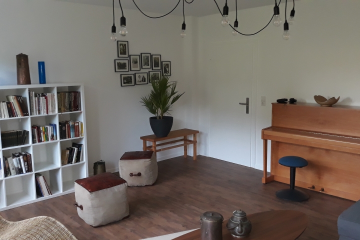Musik- und Lesezimmer, Schreibtisch