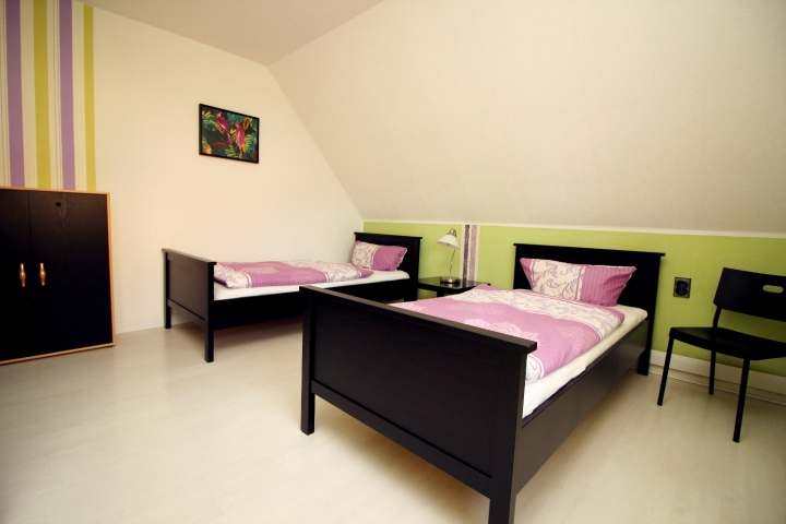 Schlafzimmer2 F2