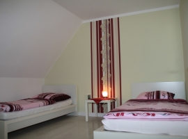 Schlafzimmer1 F2