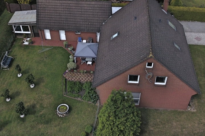 Garte und Terrasse sind benutzbar, fühlen Sie sich bei uns wohl.